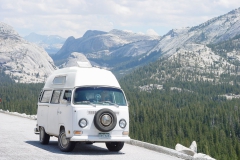 VW Bulli T2 Bj. 1971 steht in Colorado USA